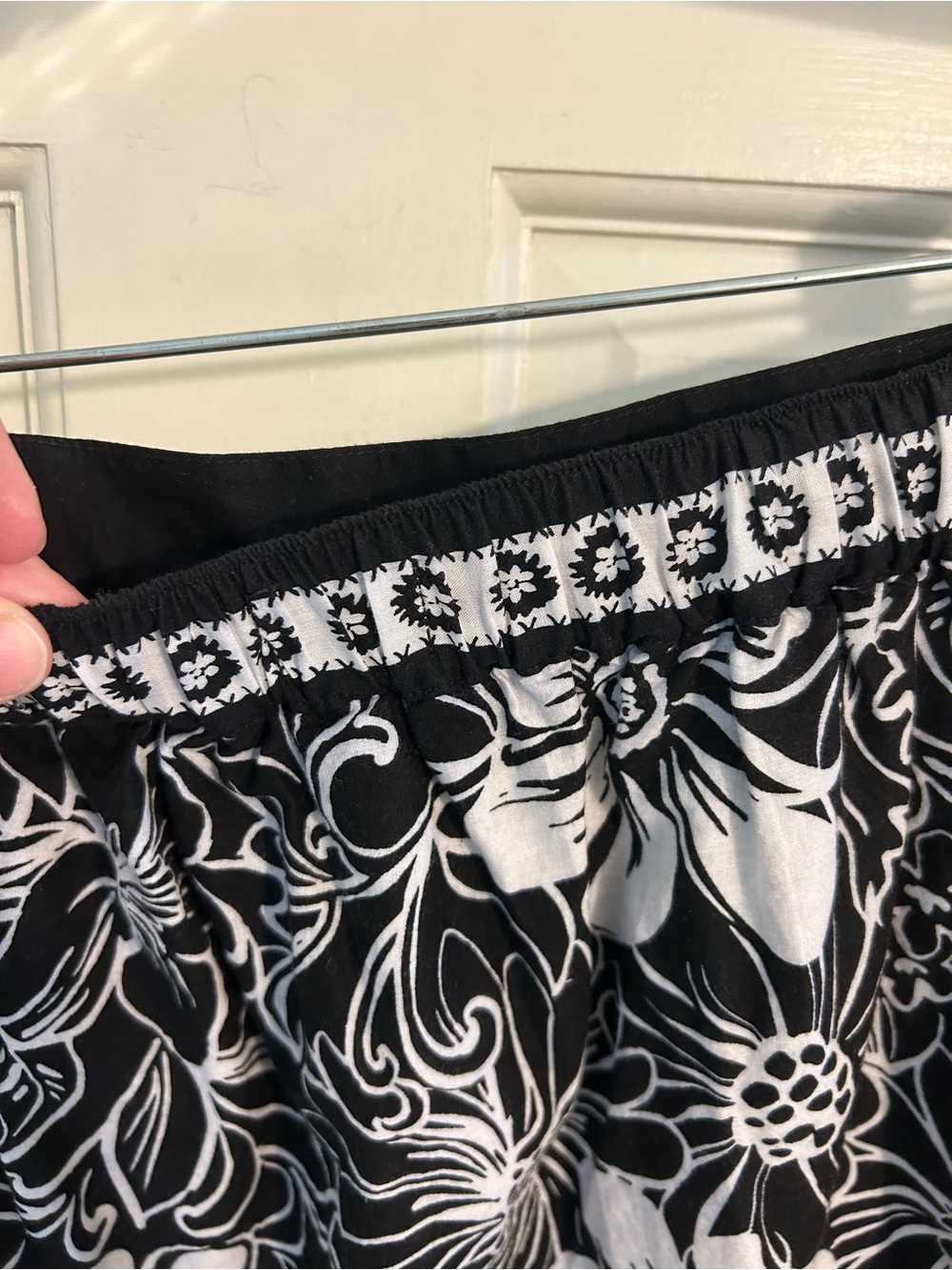 Black & White Floral Tiered Midi Skirt - Picture 5 of 6